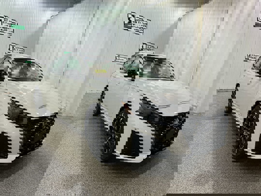 2025 Nissan Altima SR's photo