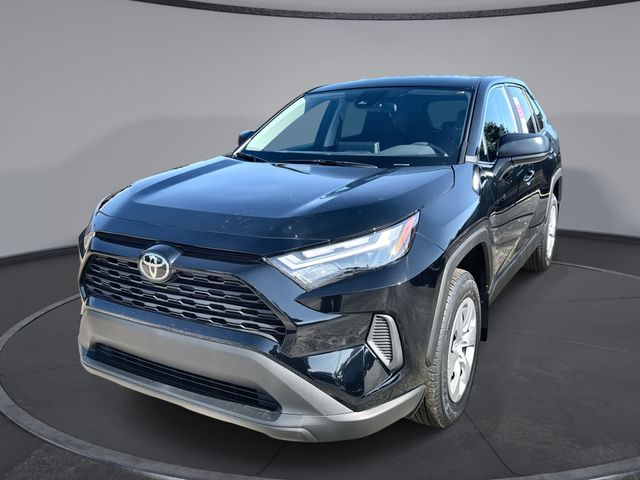 2025 Toyota RAV4 LE's photo