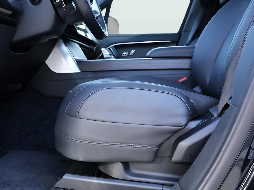 2025 Land Rover Range Rover SE photo 29