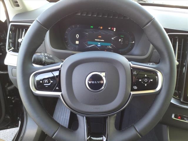 2025 Volvo XC90 T8 AWD Plus photo 13