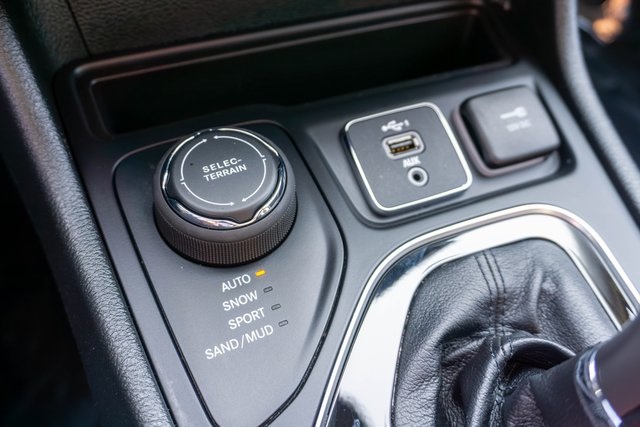 2022 Jeep Cherokee Limited photo 24