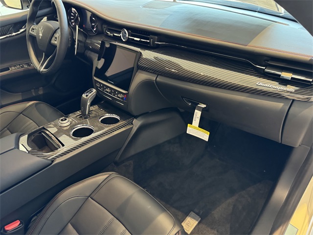 2024 Maserati Quattroporte Modena Q4 photo 8