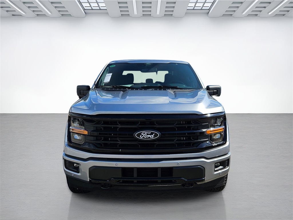 2025 Ford F-150 XLT photo 3