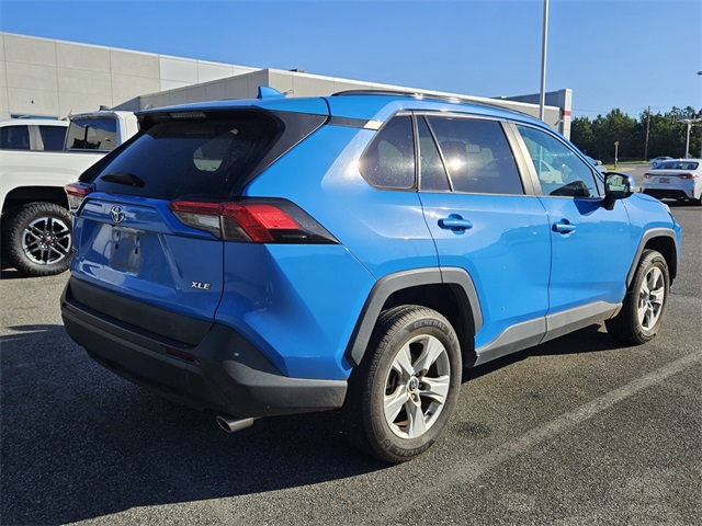 2020 Toyota RAV4 XLE photo 8