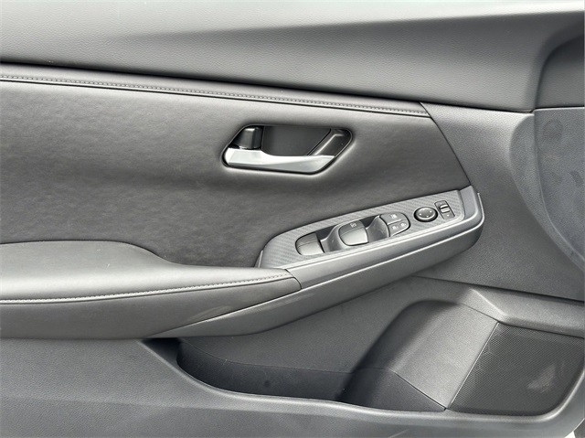 2025 Nissan Sentra SV photo 11