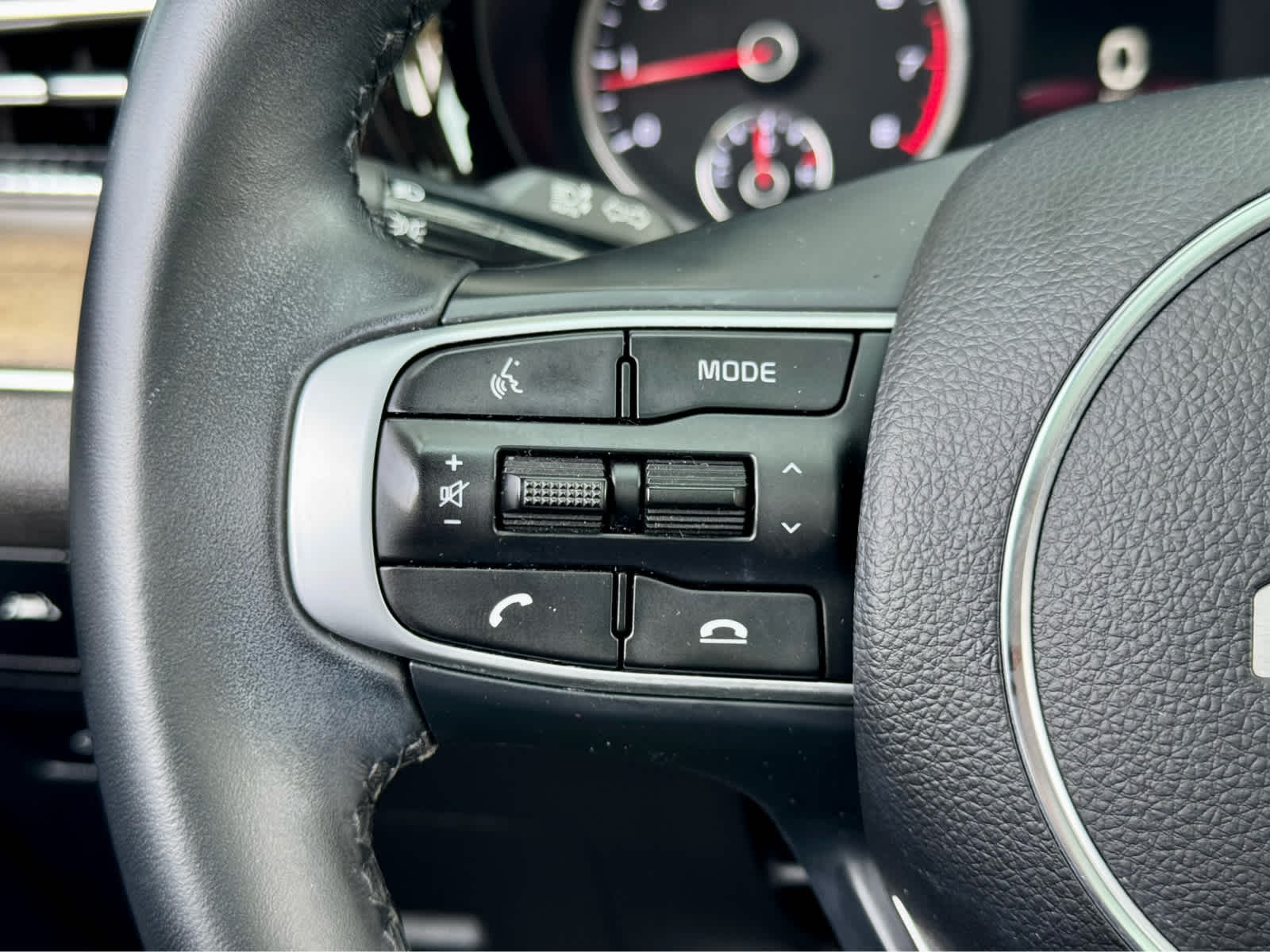 2023 Kia K5 EX photo 16
