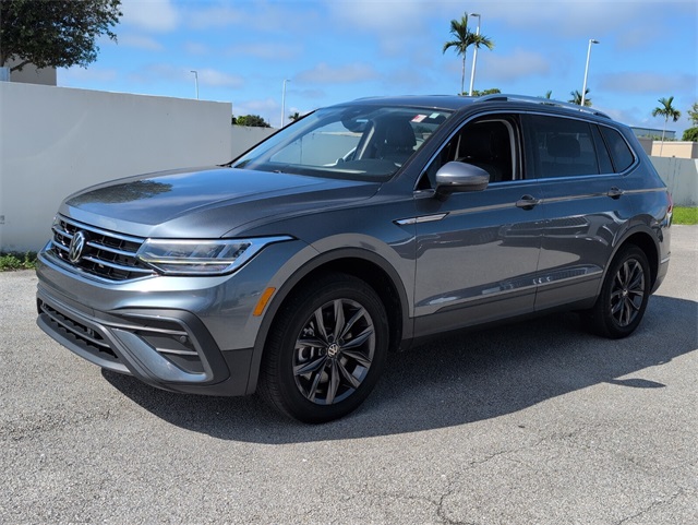 2023 Volkswagen Tiguan SE photo 4