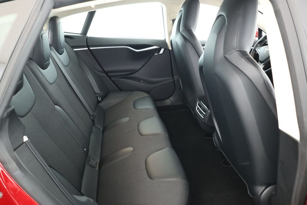 2016 Tesla Model S 75 photo 19