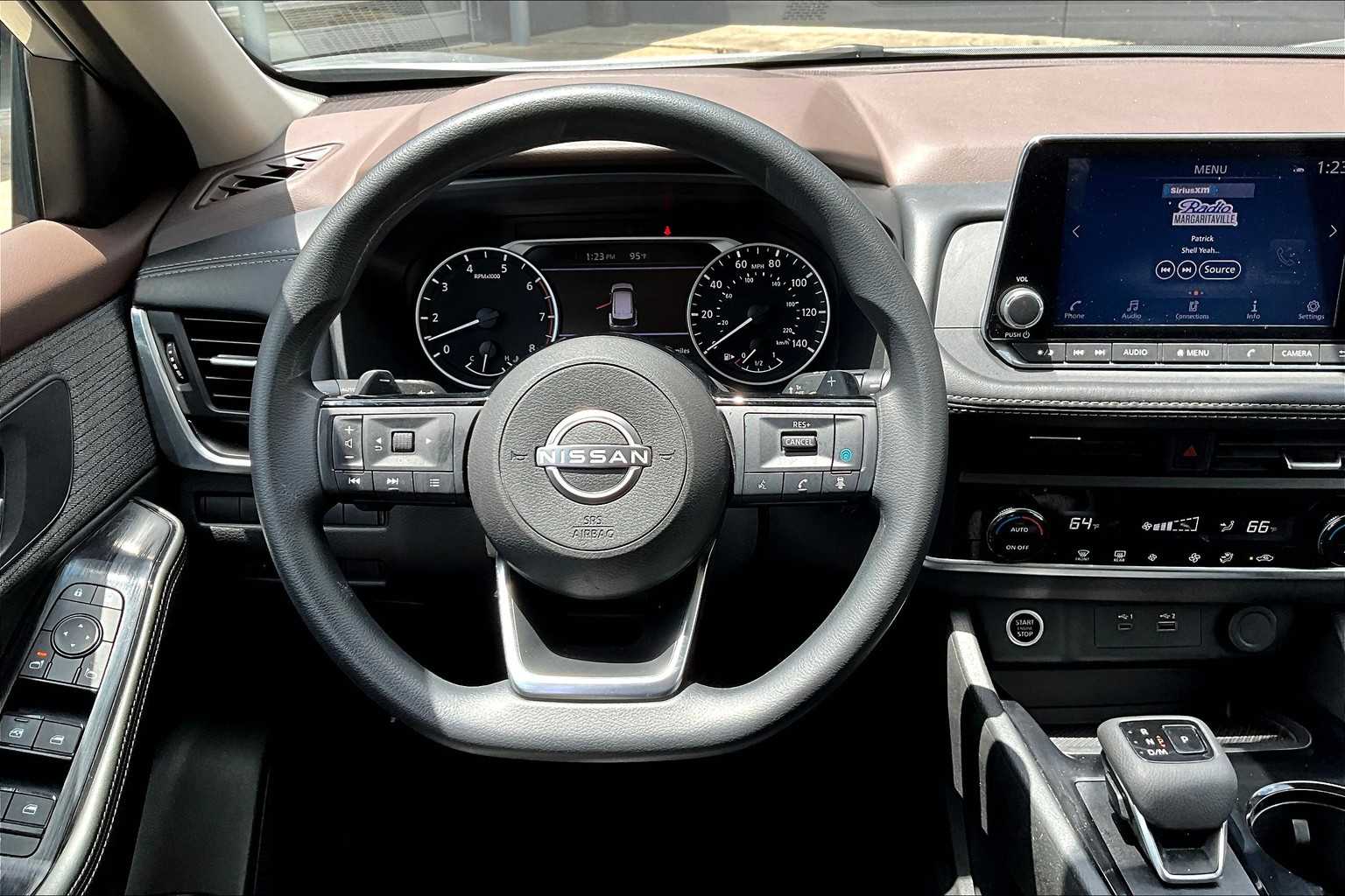 2023 Nissan Rogue SV photo 5