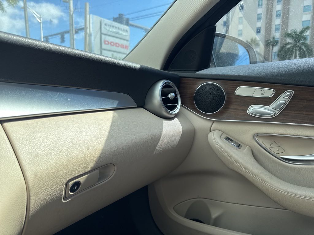2021 Mercedes Benz C 300 photo 18