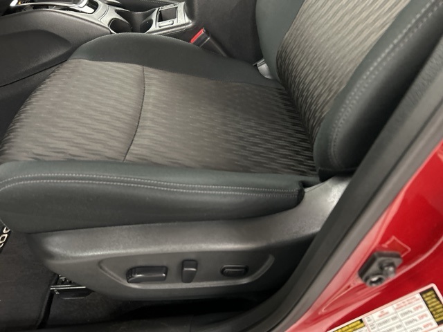 2018 Nissan Rogue SV photo 6