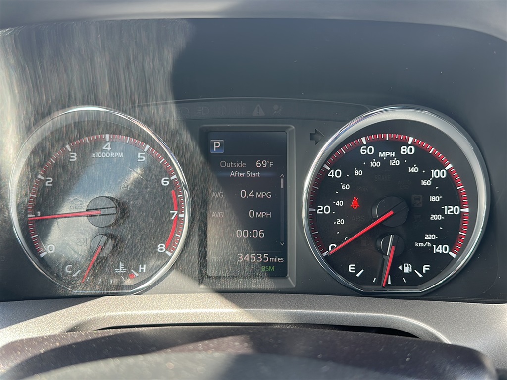 2017 Toyota RAV4 SE photo 12