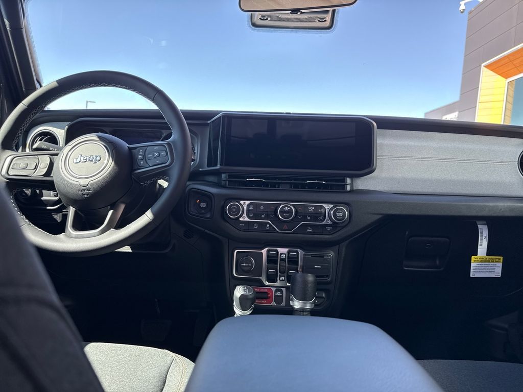 2025 Jeep Gladiator Willys photo 12