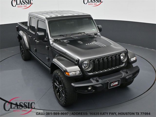 2025 Jeep Gladiator Nighthawk's photo