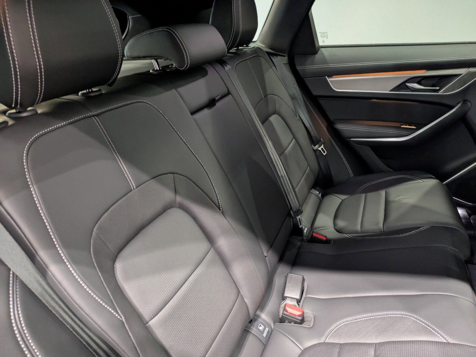 2026 Jaguar F-PACE R-Dynamic S P250 photo 22
