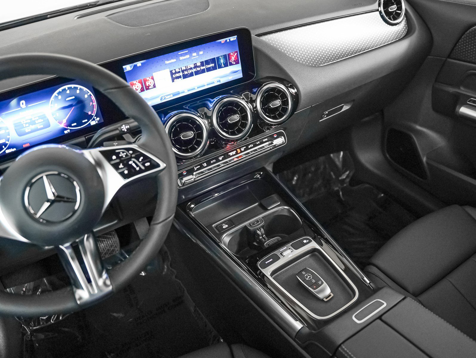 2026 Mercedes Benz GLA 250 photo 14