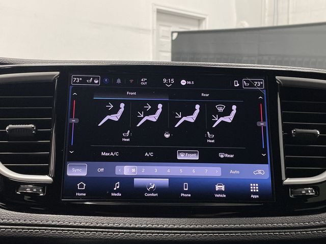2025 Chrysler Pacifica photo 17
