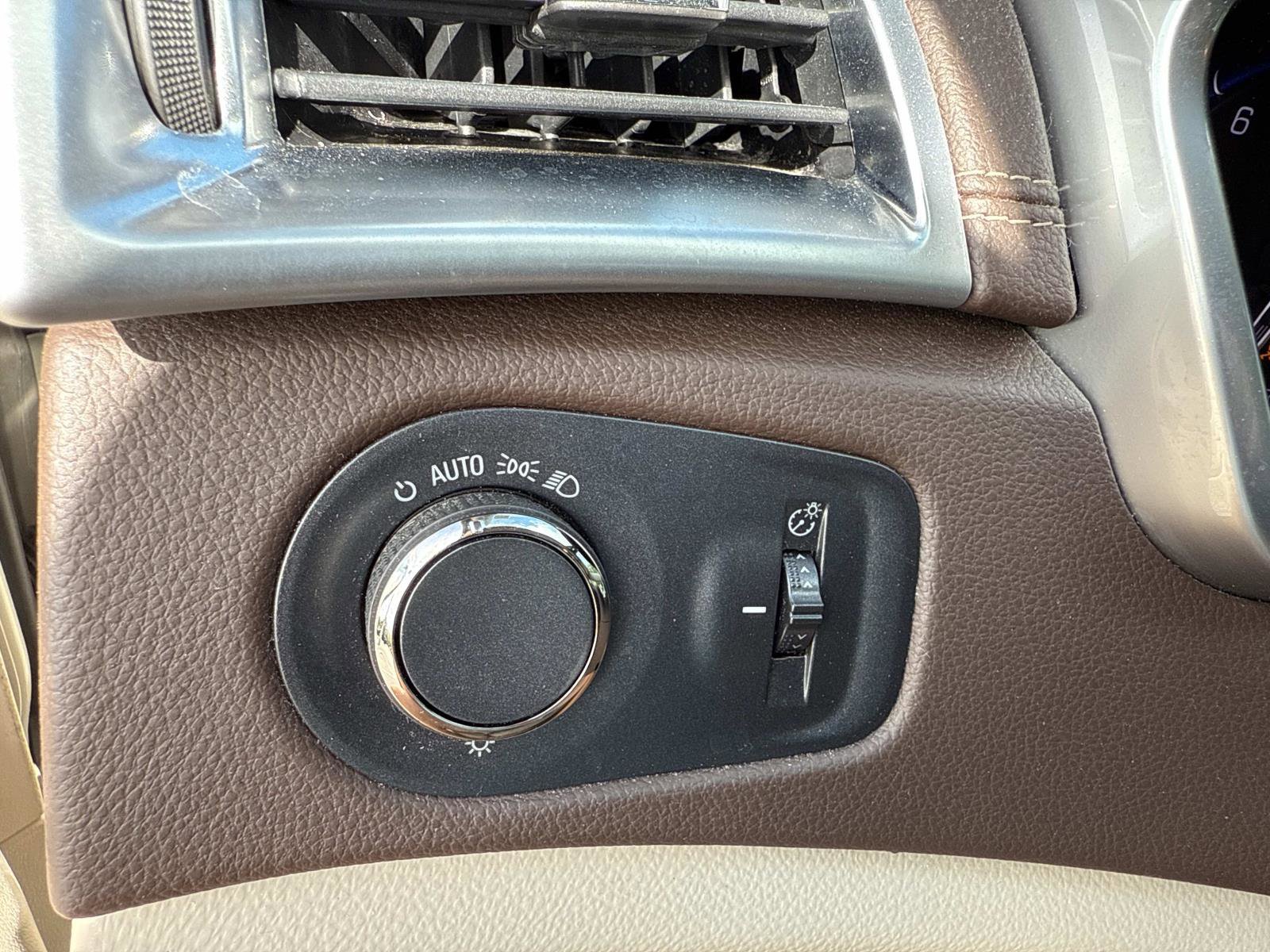 2016 Cadillac SRX Luxury photo 24