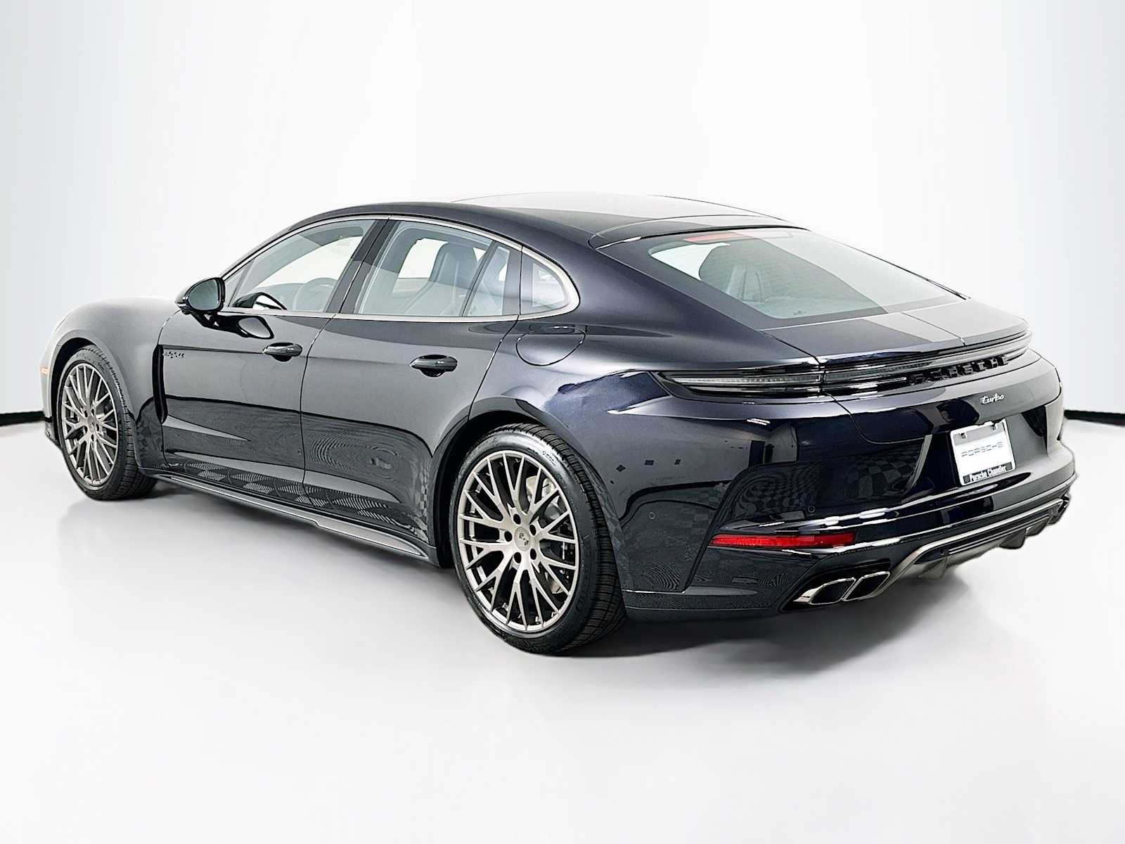2025 Porsche Panamera Turbo E-Hybrid photo 3