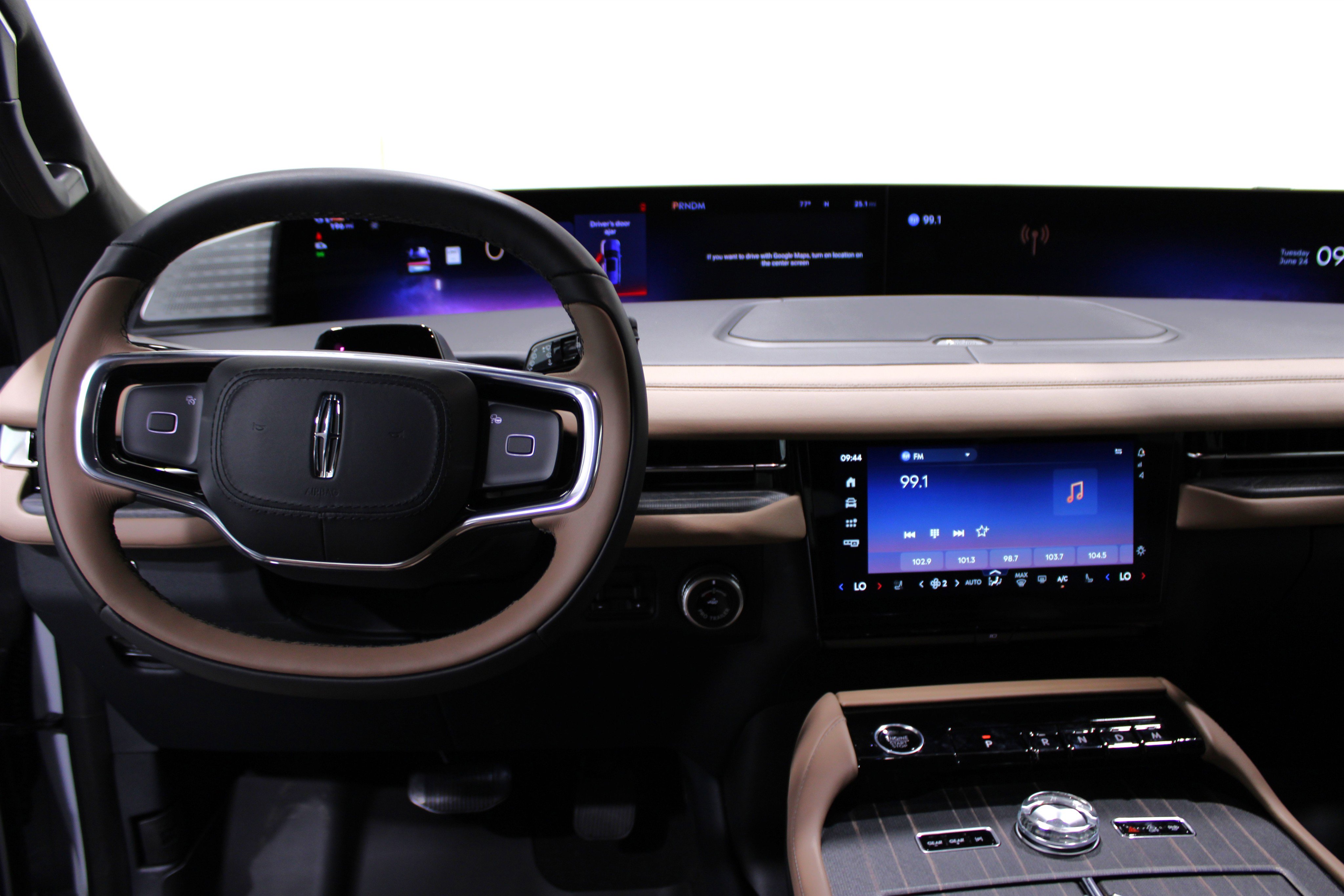 2025 Lincoln Navigator Black Label photo 2