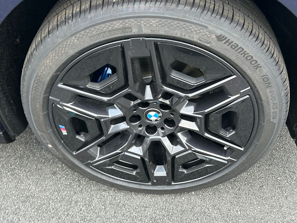 2026 Bmw iX photo 3