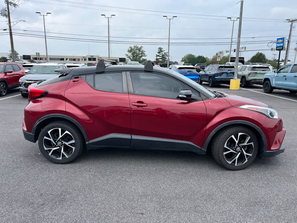 2019 Toyota C-HR LE photo 2