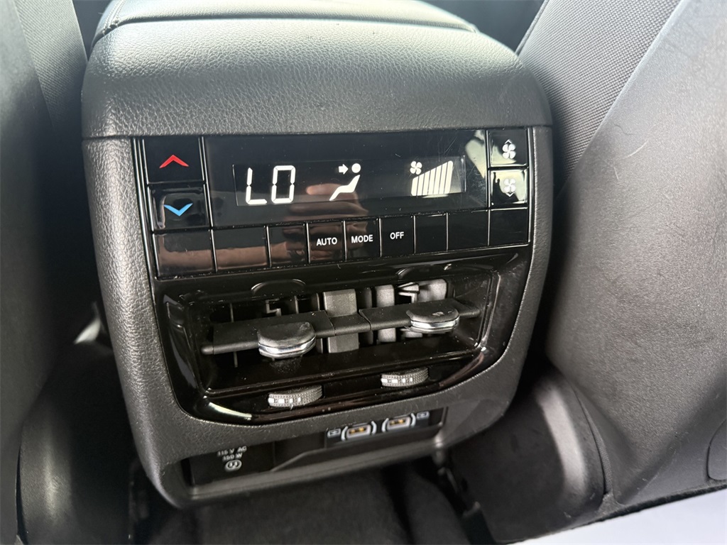 2024 Jeep Grand Cherokee Altitude photo 31