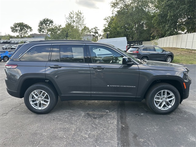 2025 Jeep Grand Cherokee Laredo X photo 4