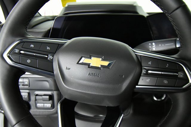 2025 Chevrolet Suburban High Country photo 2