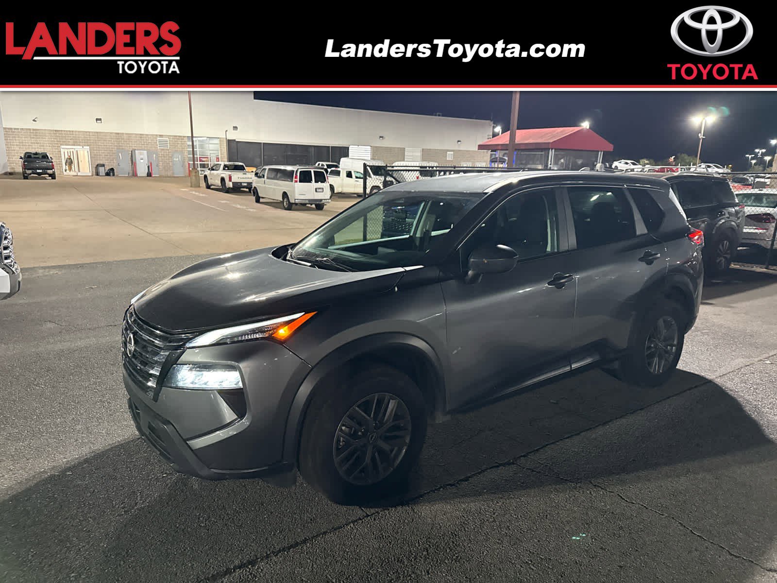 2024 Nissan Rogue S's photo