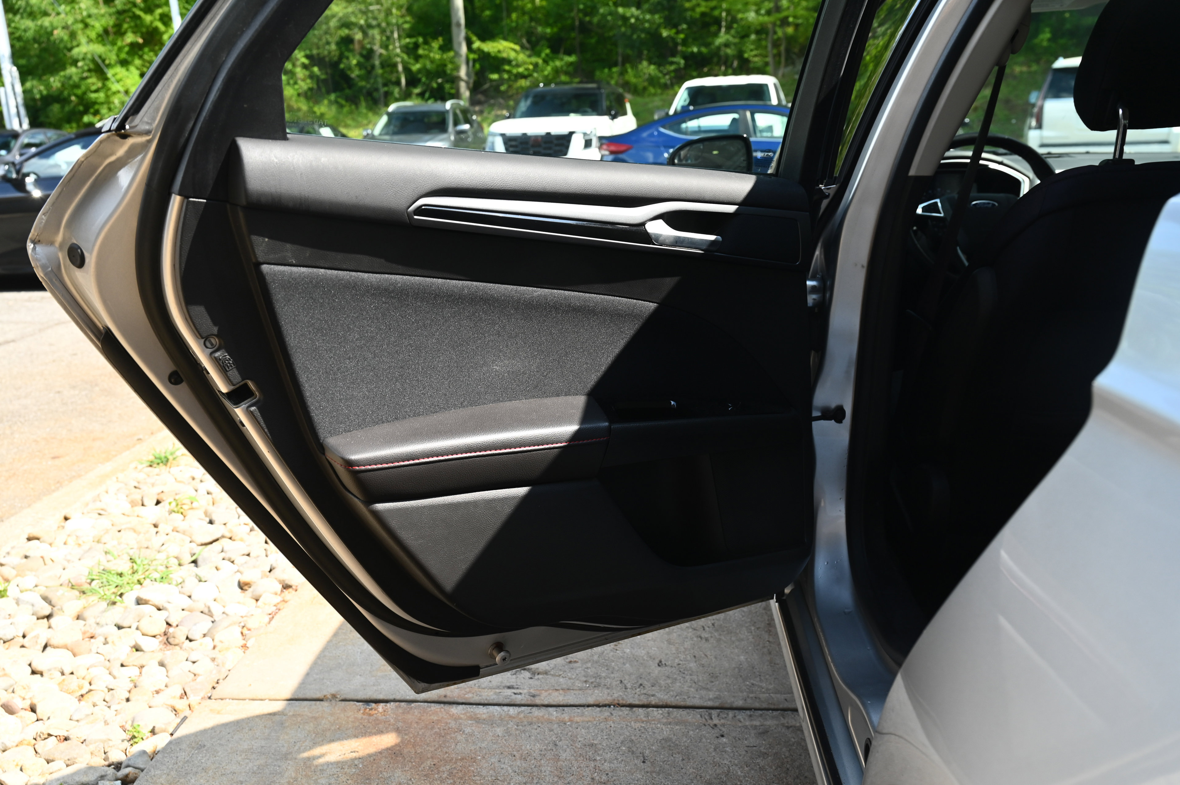 2014 Ford Fusion SE photo 12