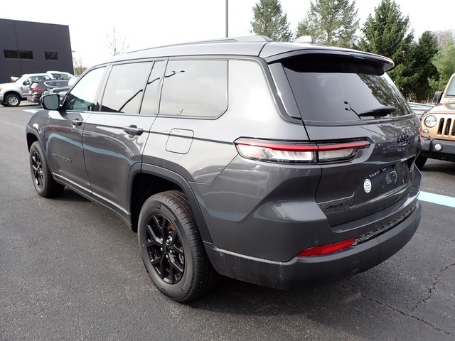 2025 Jeep Grand Cherokee Altitude X photo 2