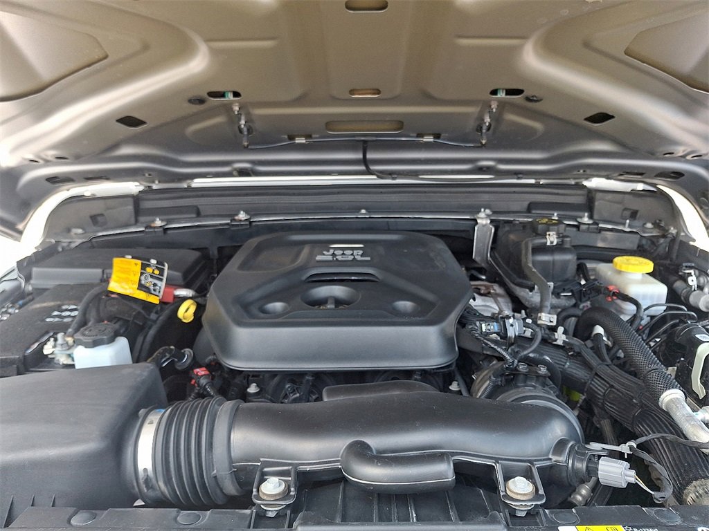 2021 Jeep Wrangler Unlimited Sahara photo 25