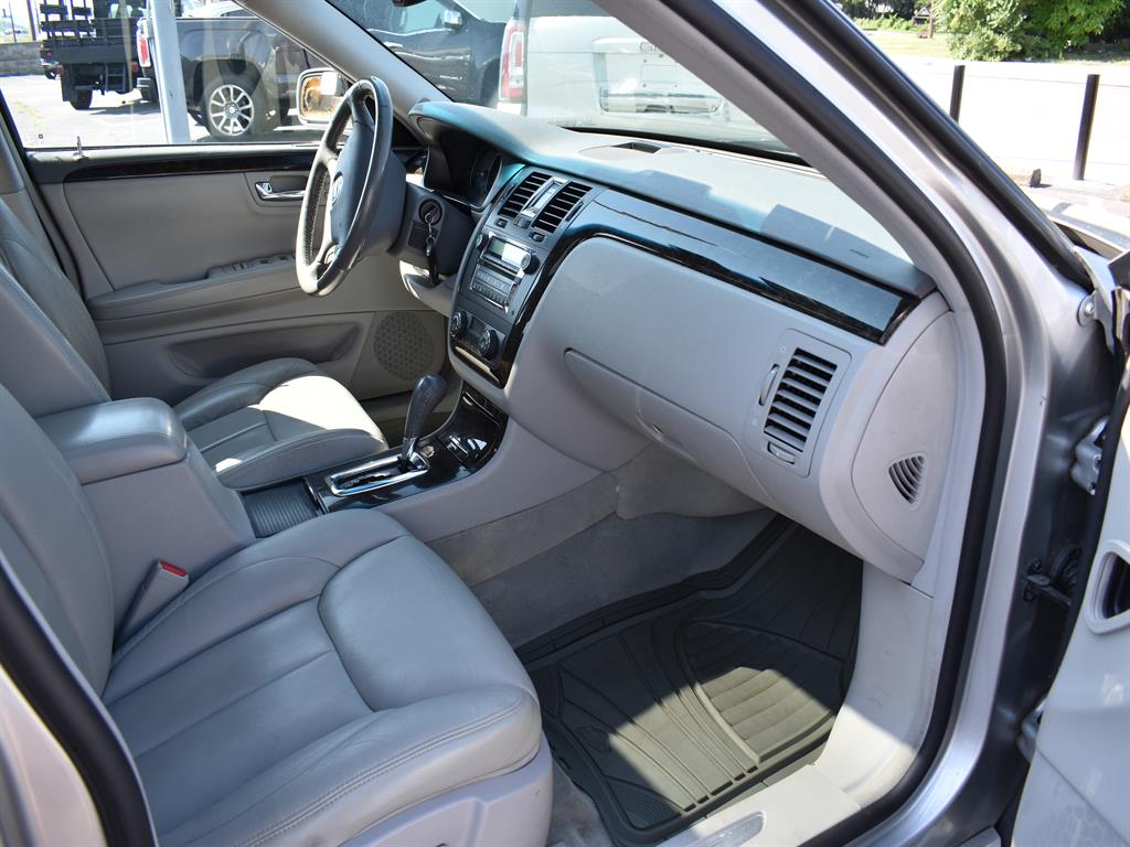 2008 Cadillac DTS photo 5