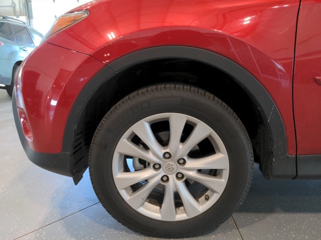 2015 Toyota RAV4 Limited photo 12