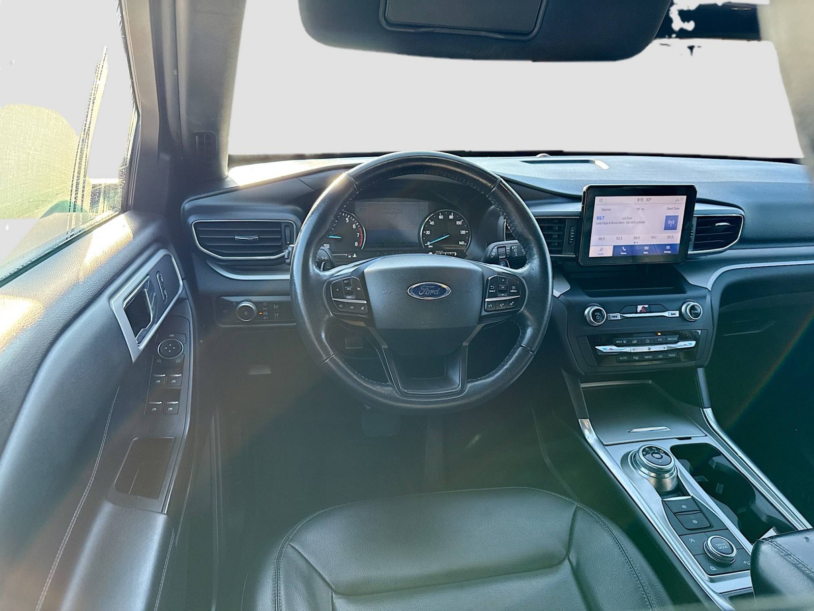 2020 Ford Explorer XLT photo 16