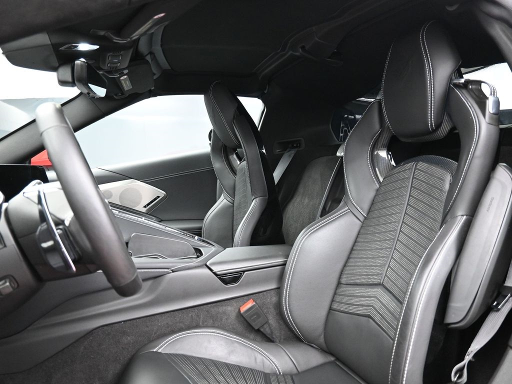 2023 Chevrolet Corvette Stingray 2LT photo 4