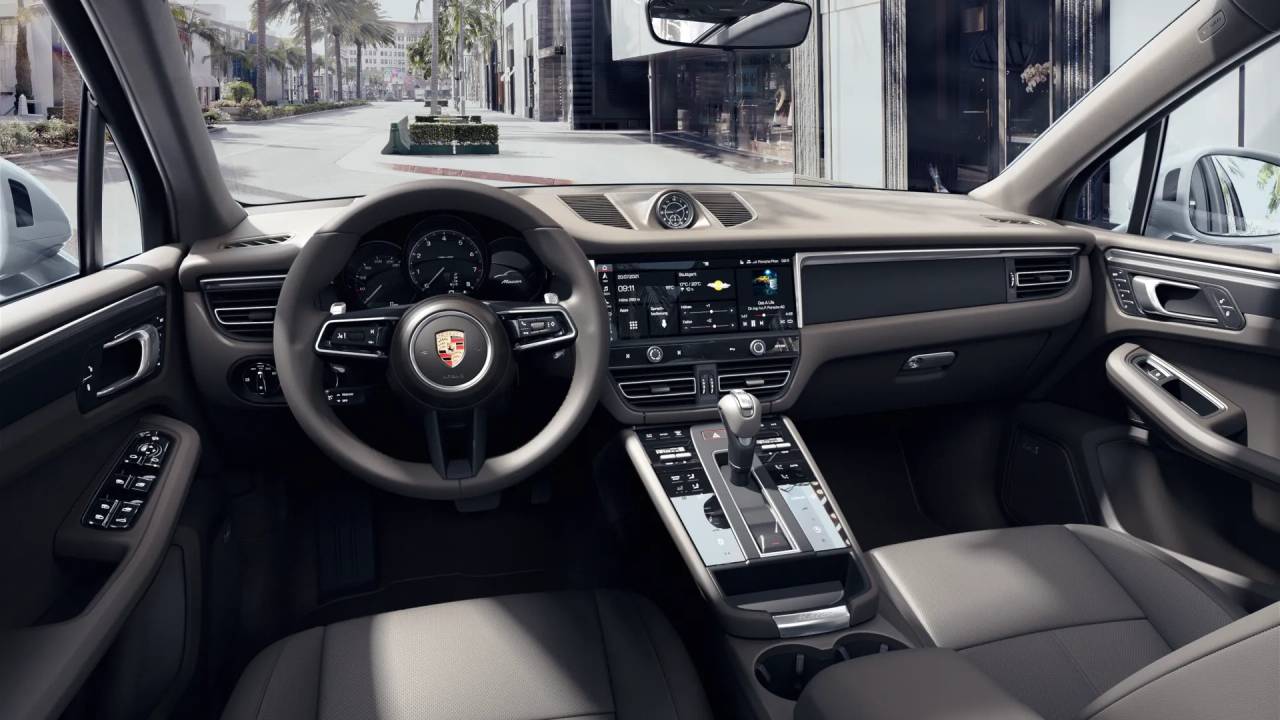 2025 Porsche Macan T photo 5