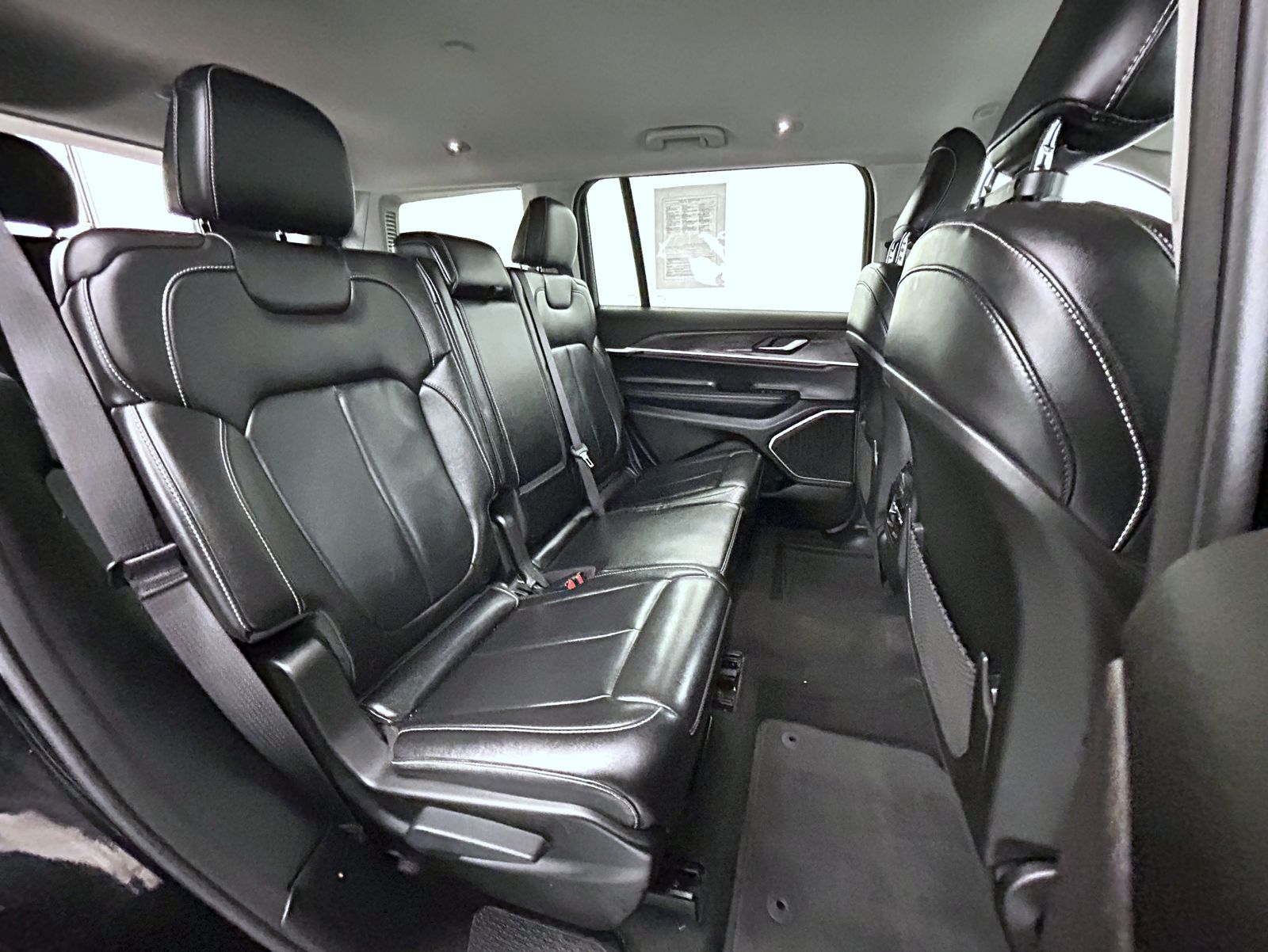 2022 Jeep Grand Cherokee Limited photo 16
