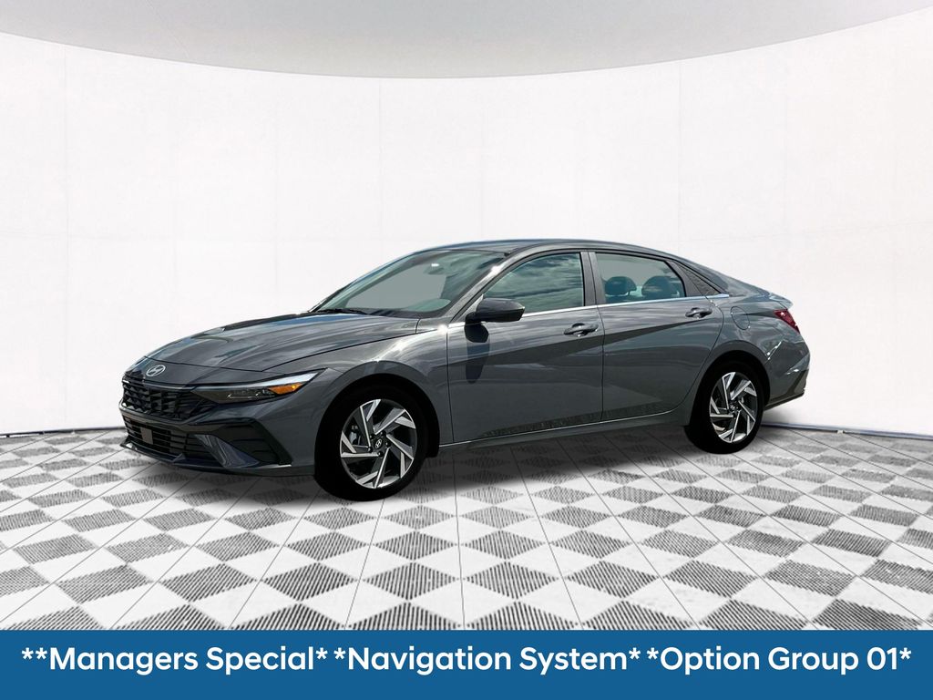 2025 Hyundai Elantra SEL Convenience photo 2