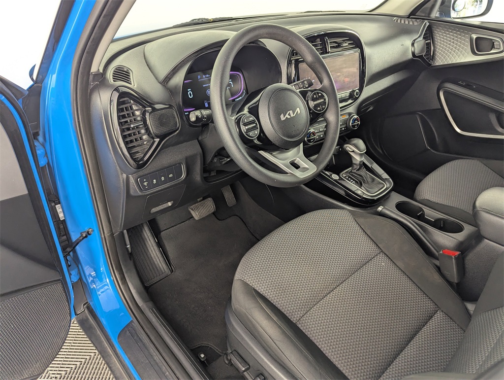 2023 Kia Soul S photo 9
