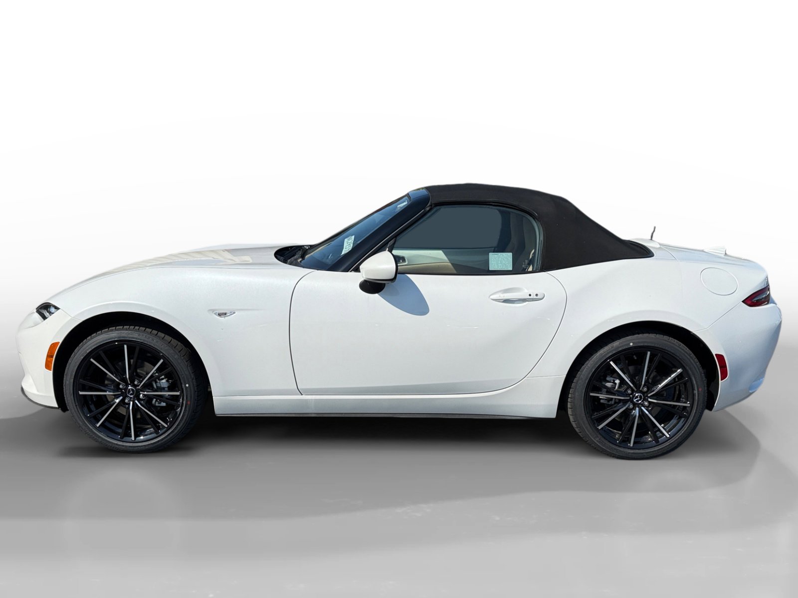 2025 Mazda MX-5 Miata Miata Grand Touring photo 2
