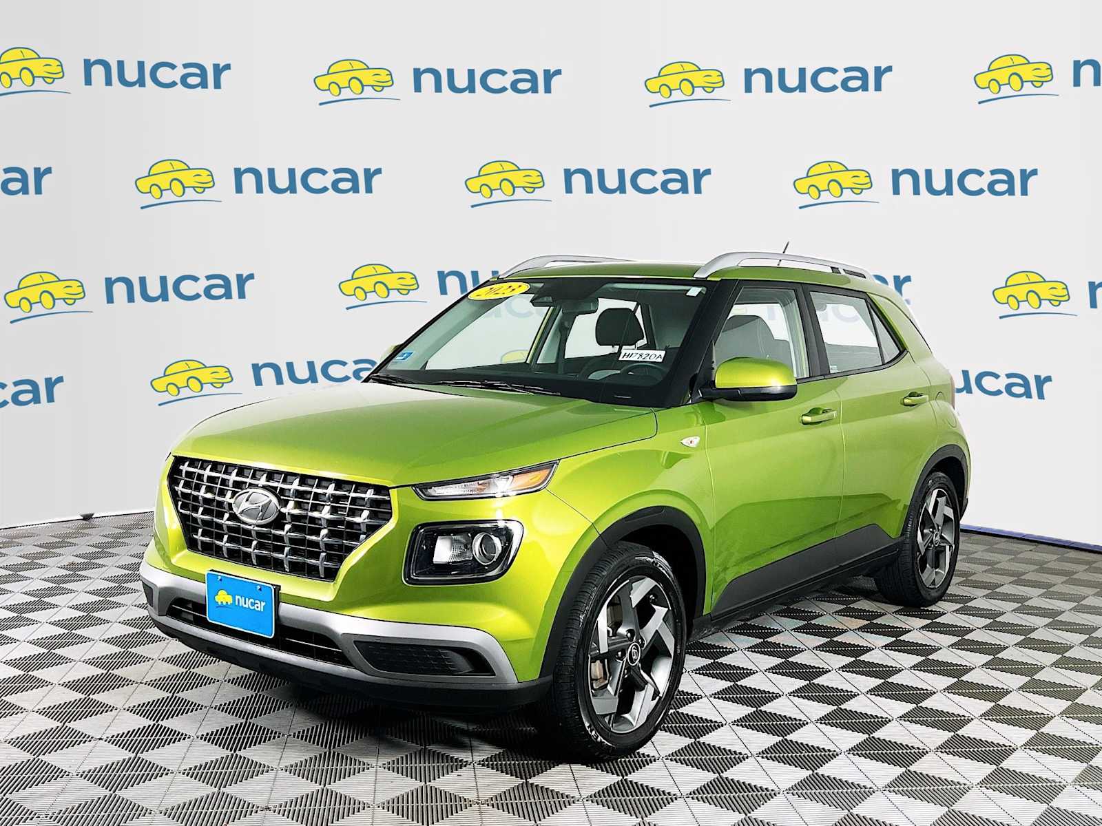 2023 Hyundai Venue SEL photo 2