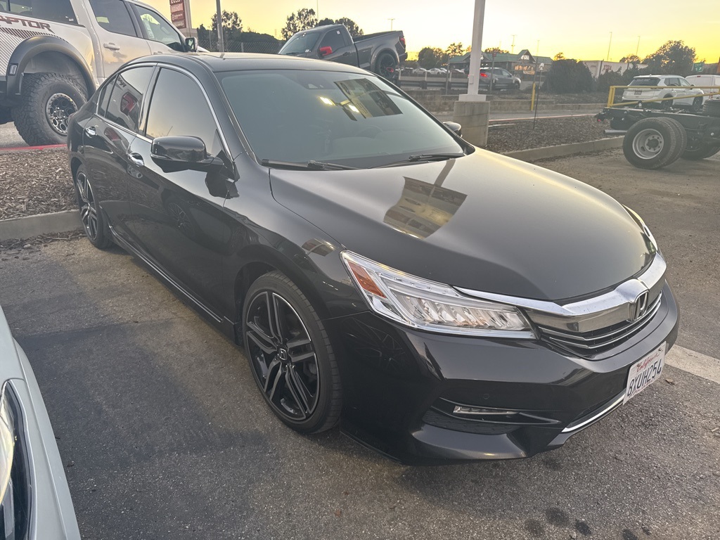 2017 Honda Accord Hybrid Touring's photo