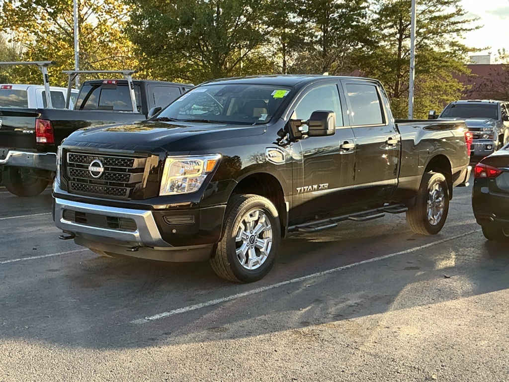 2024 Nissan Titan SV photo 2