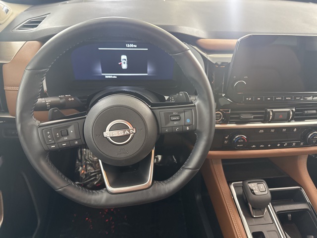2024 Nissan Pathfinder Platinum photo 27