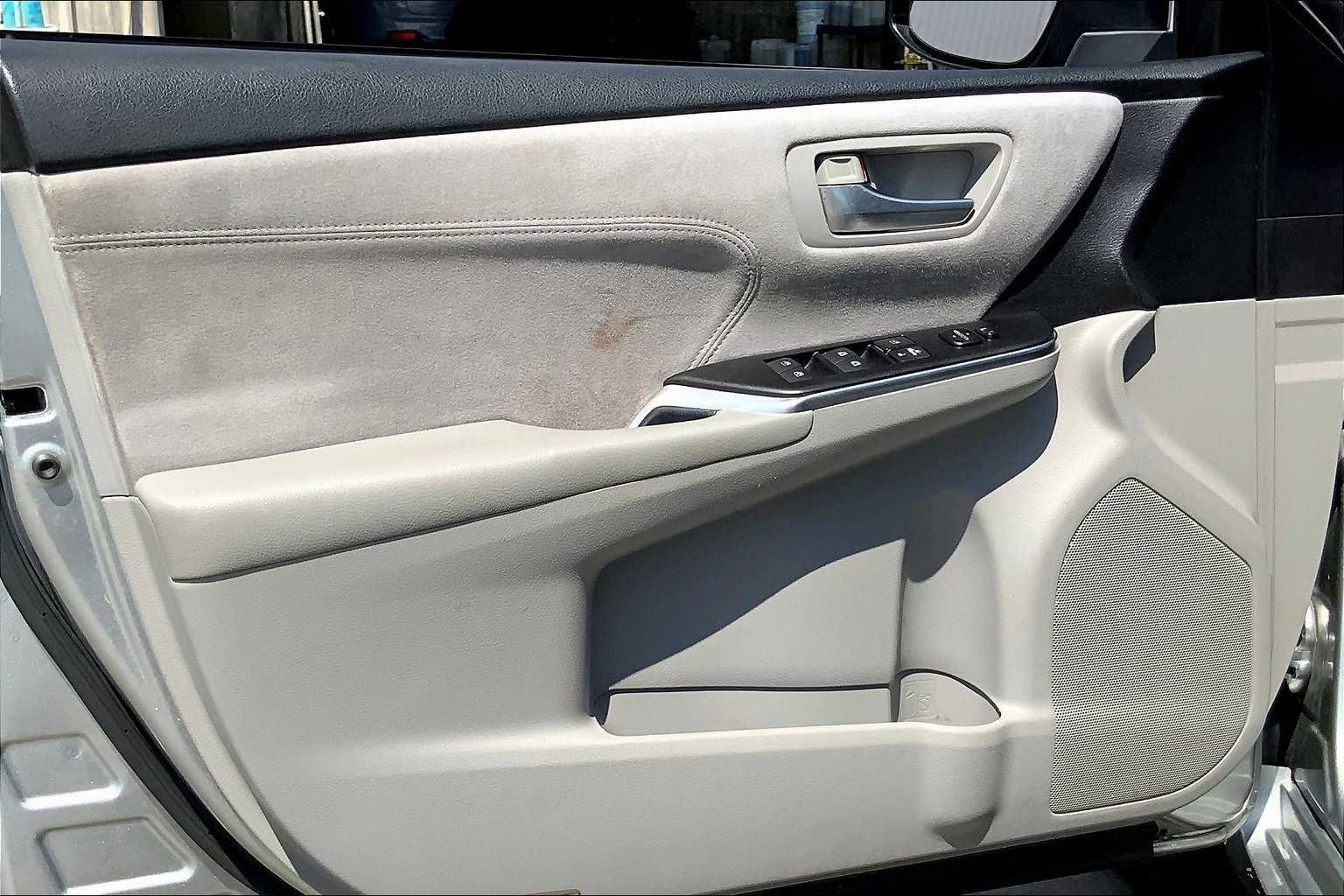 2017 Toyota Camry XSE photo 20