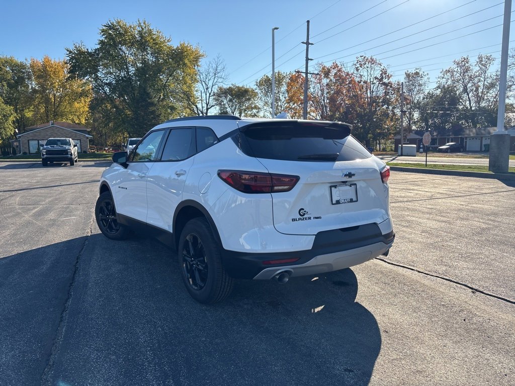 2025 Chevrolet Blazer 2LT photo 3