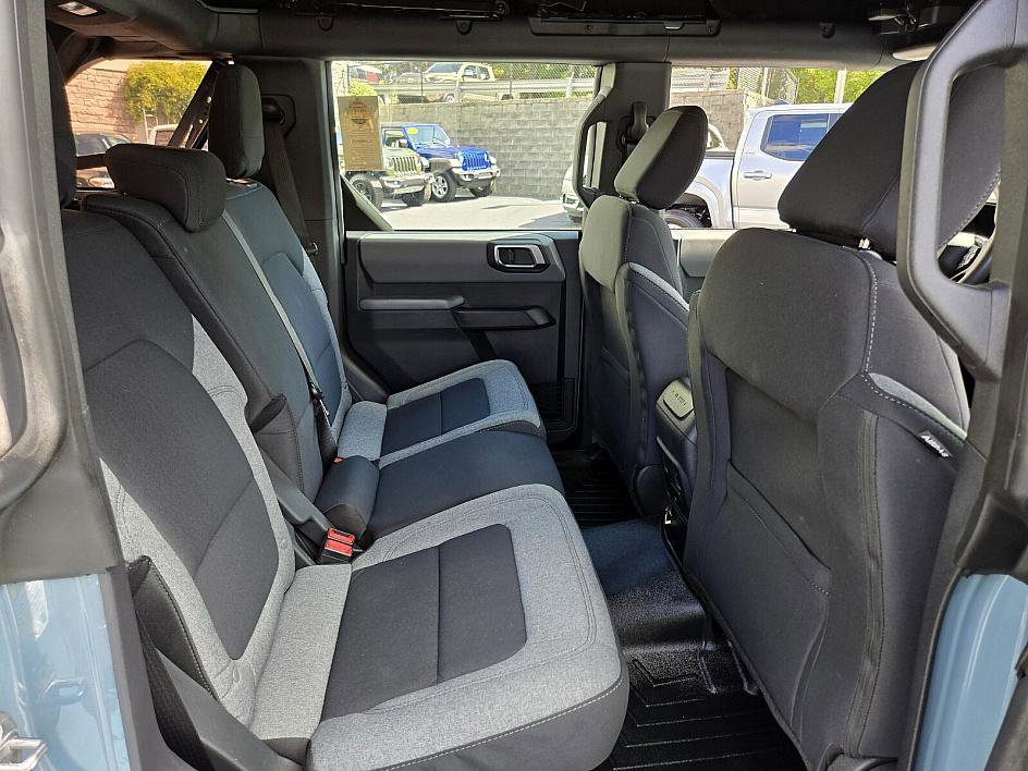 2022 Ford Bronco Base photo 15