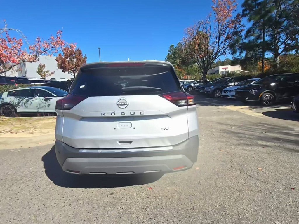 2023 Nissan Rogue SV photo 2